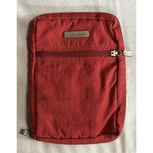 Baggallini Crossbody Bag Organizer Wallet Red Zip Logo Several Pockets Rings EUC